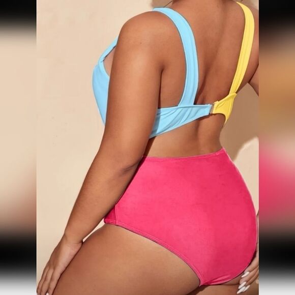 Nwt plus size color block 1pc swim suit 3X - Picture 4 of 4
